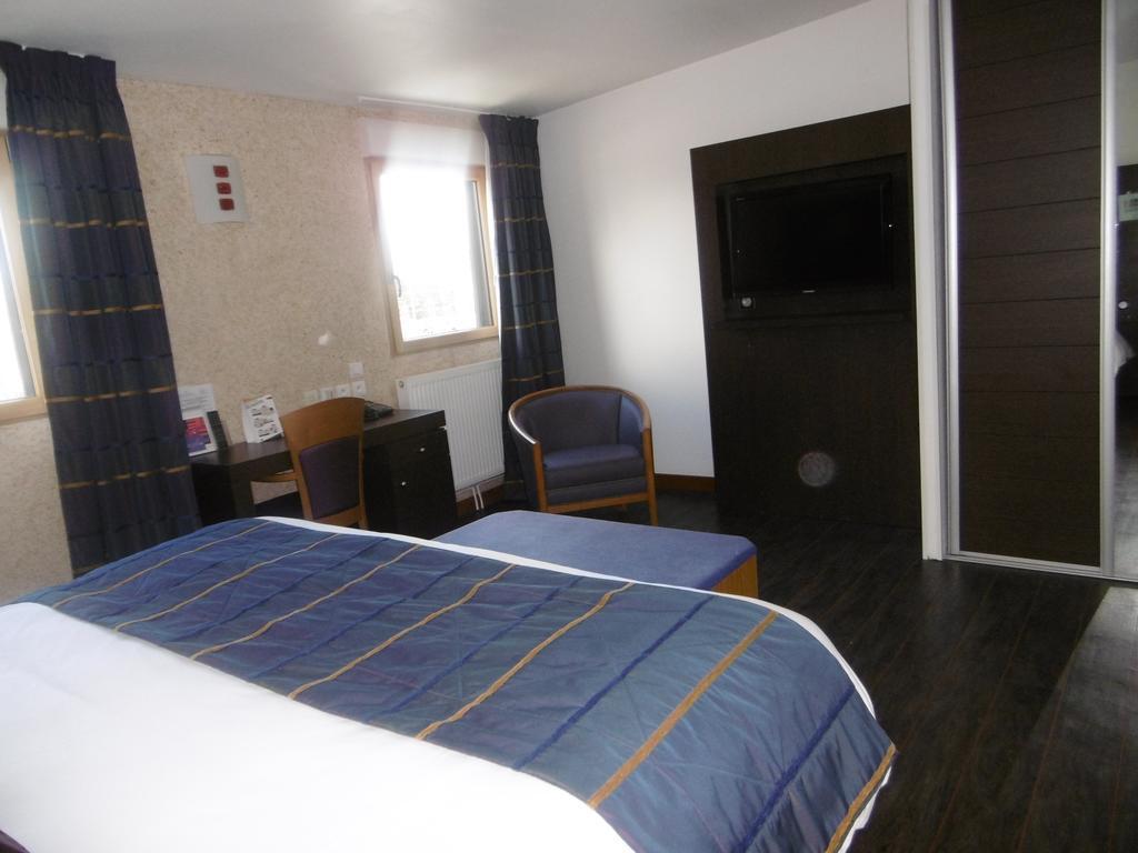Hotel De L'Arrivee Guingamp Eksteriør billede