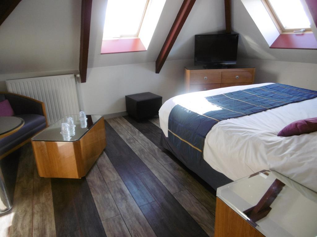 Hotel De L'Arrivee Guingamp Eksteriør billede