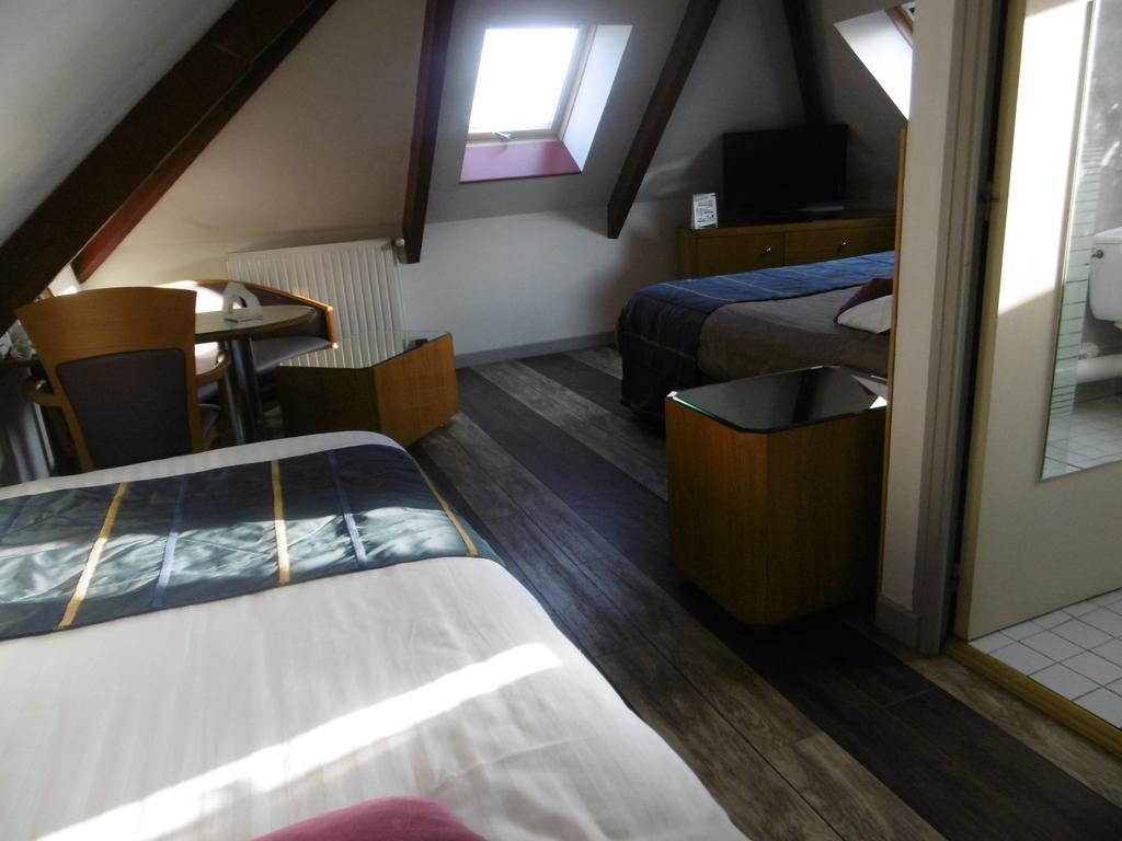 Hotel De L'Arrivee Guingamp Eksteriør billede