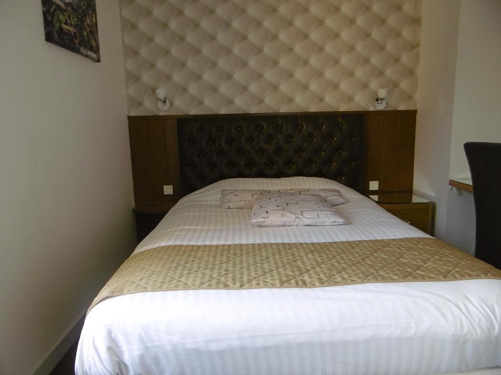 Hotel De L'Arrivee Guingamp Eksteriør billede